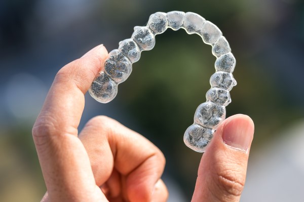 The Difference Between Clear Aligners And Traditional Braces